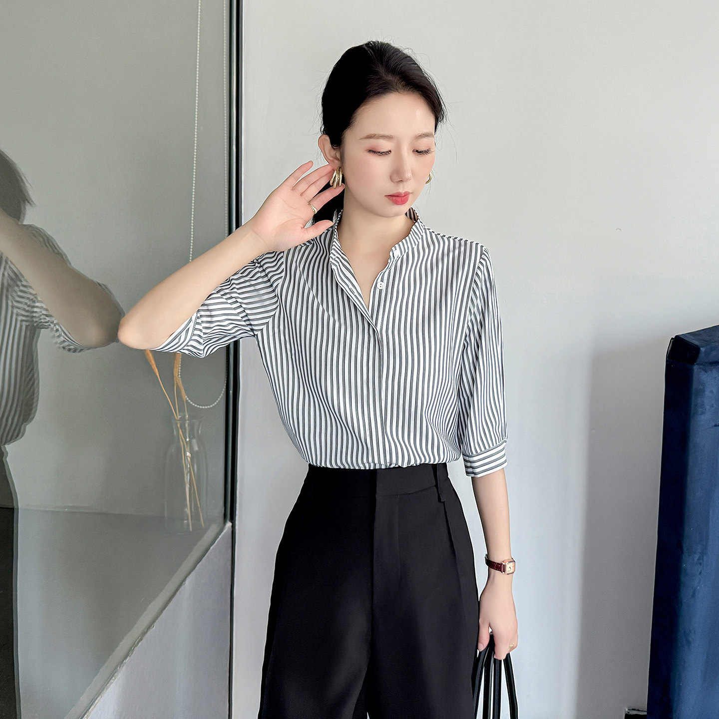 立领竖条纹衬衫女2026新款通勤穿搭轻奢高级感显瘦气质中袖上衣夏图片