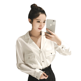 2026新款秋季衬衫女设计感小众心机复古港味洋气V领宽松缎面衬衣