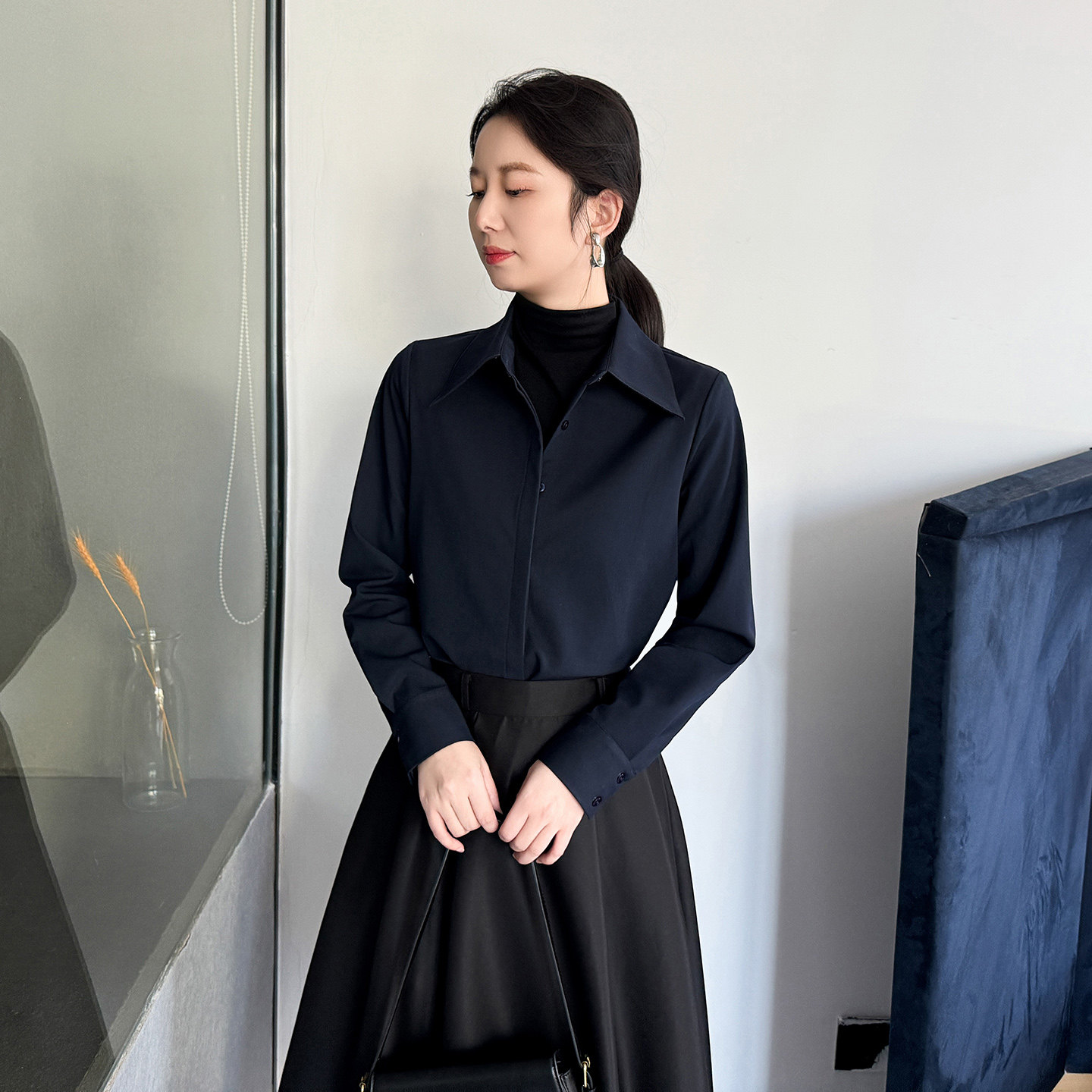 藏青色厚款衬衫女简约通勤气质长袖叠穿内搭翻领暗门襟纯色衬衣冬