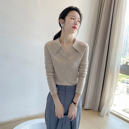 杏色v领针织衫女长袖2025秋季polo套头设计感修身高级感打底上衣