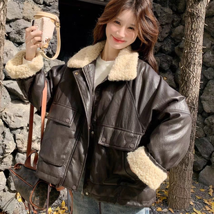 童心2026新款复古风甜酷羊羔毛翻领皮衣保暖羽绒服外套d1421