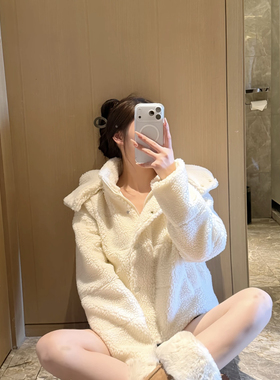 童心设计冬上新羊羔毛连帽长袖短外套(配可拆卸帽子)36207