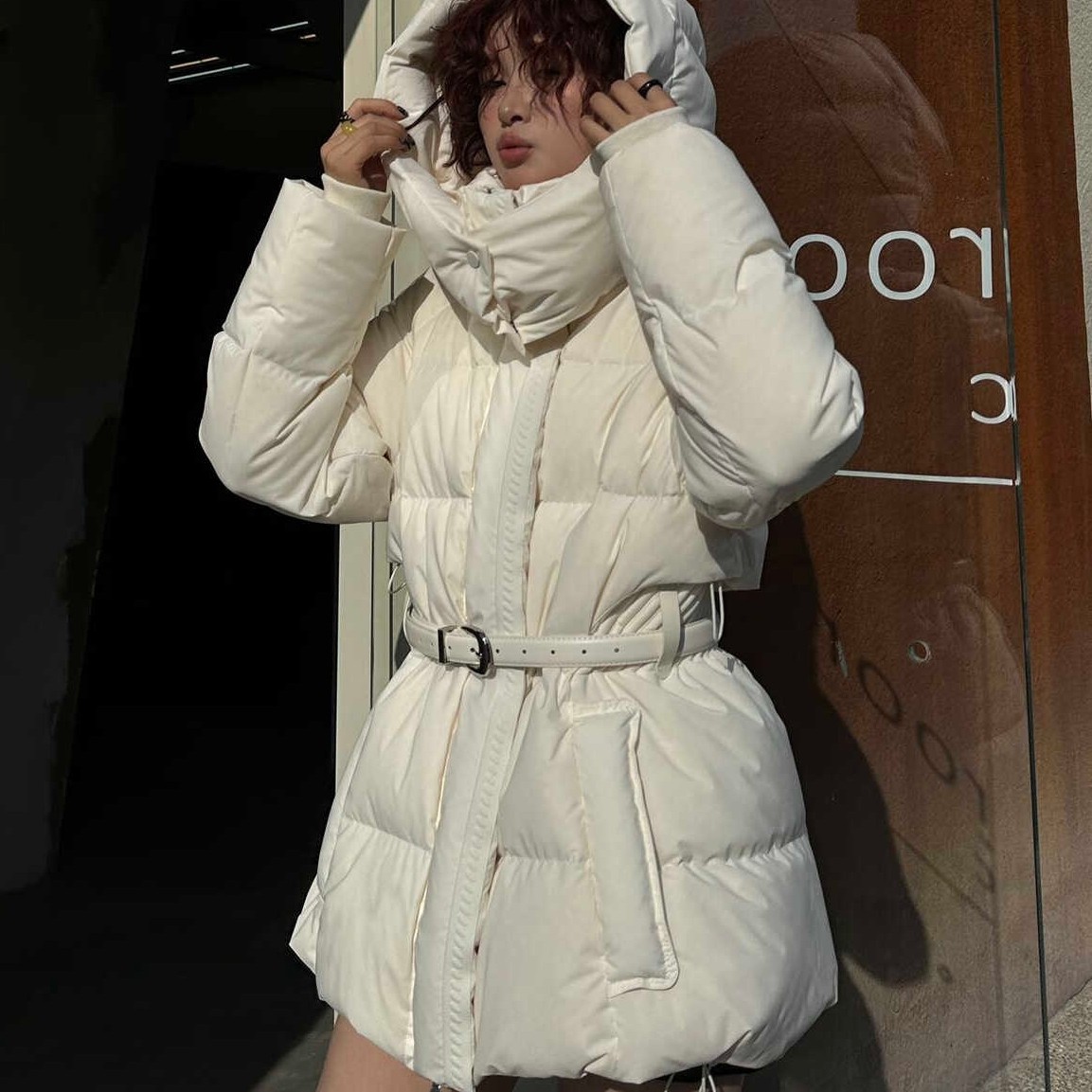 童心款～档口陈列中长款老钱风收腰连帽修身羽绒服(配腰带)85217