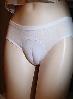 伪娘ts变装反串性感纯欲隐藏jj假阴垫片三角裤紧身骆驼趾女装大佬