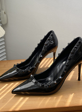 D-21铆钉黑色高跟鞋女2025新款百搭尖头浅口细跟法式气质漆皮单鞋