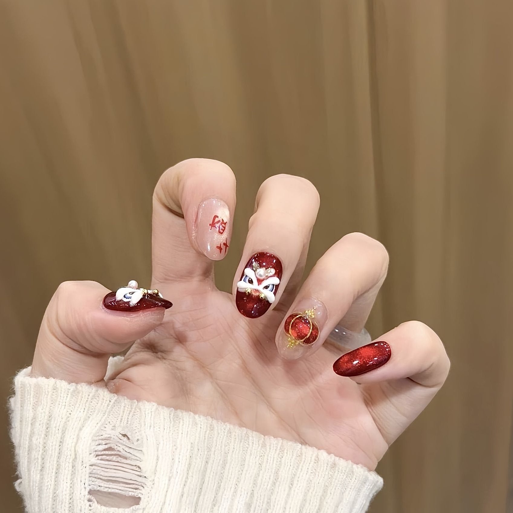 纯手工新年高级感红色醒狮美甲穿戴甲短款甲片成品可拆卸假指甲贴,彩妆/香水/美妆工具,穿戴甲/甲片,淘宝优惠券,粉丝福利购,淘宝优惠卷