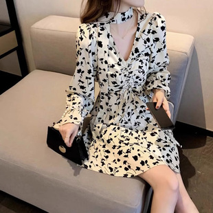 小个子长袖碎花连衣裙子女2026新款早春季茶歇法式气质名媛高级感