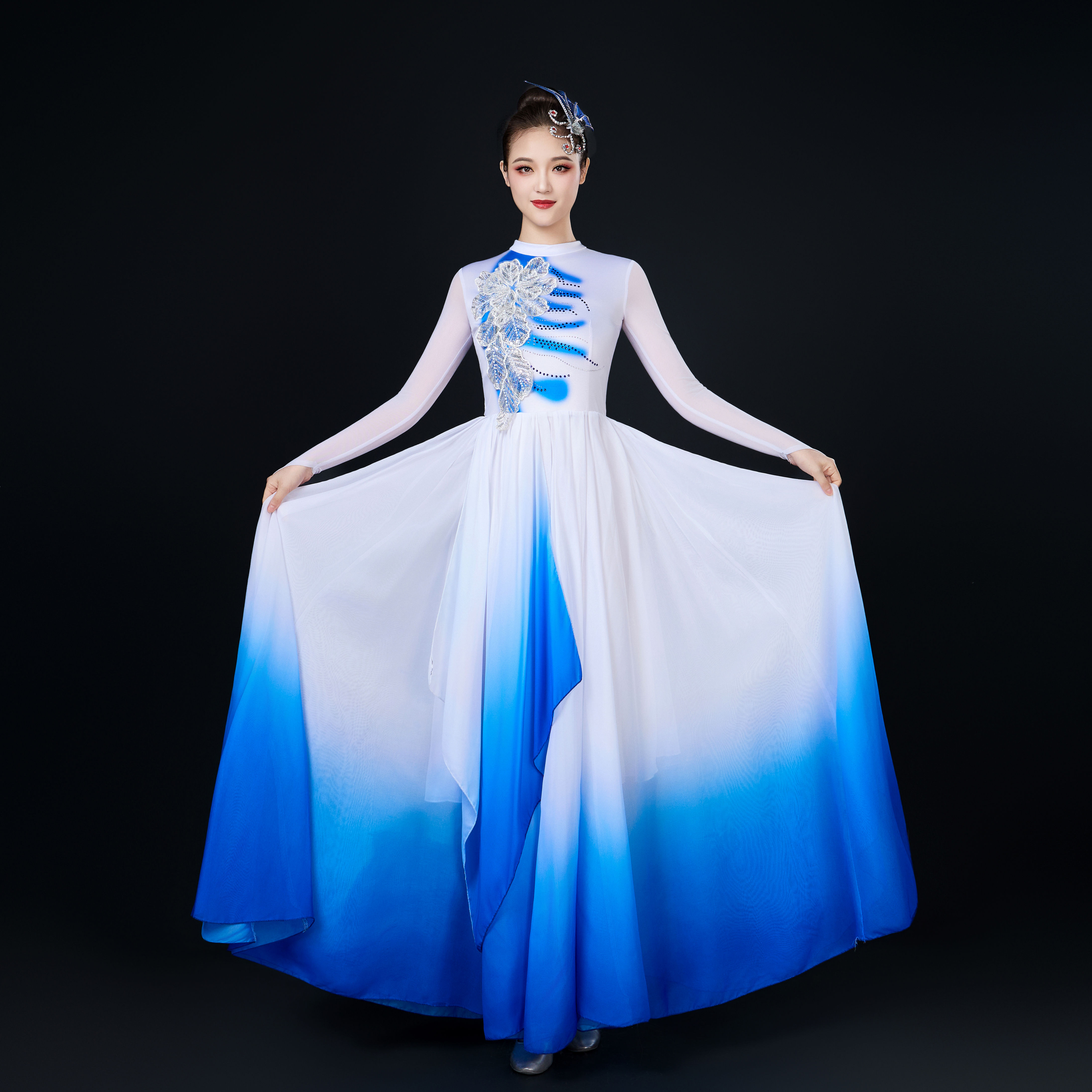 开场舞飘逸大摆裙表演服女万疆现代舞大气歌伴舞大合唱舞台演出服