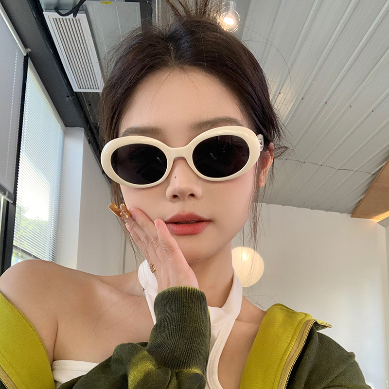椭圆米白酷酷防紫外线太阳镜男女
