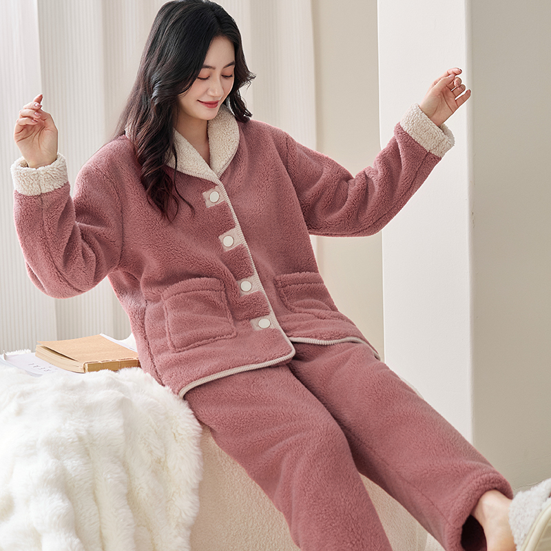 新款女士翻领珊瑚绒睡衣套装