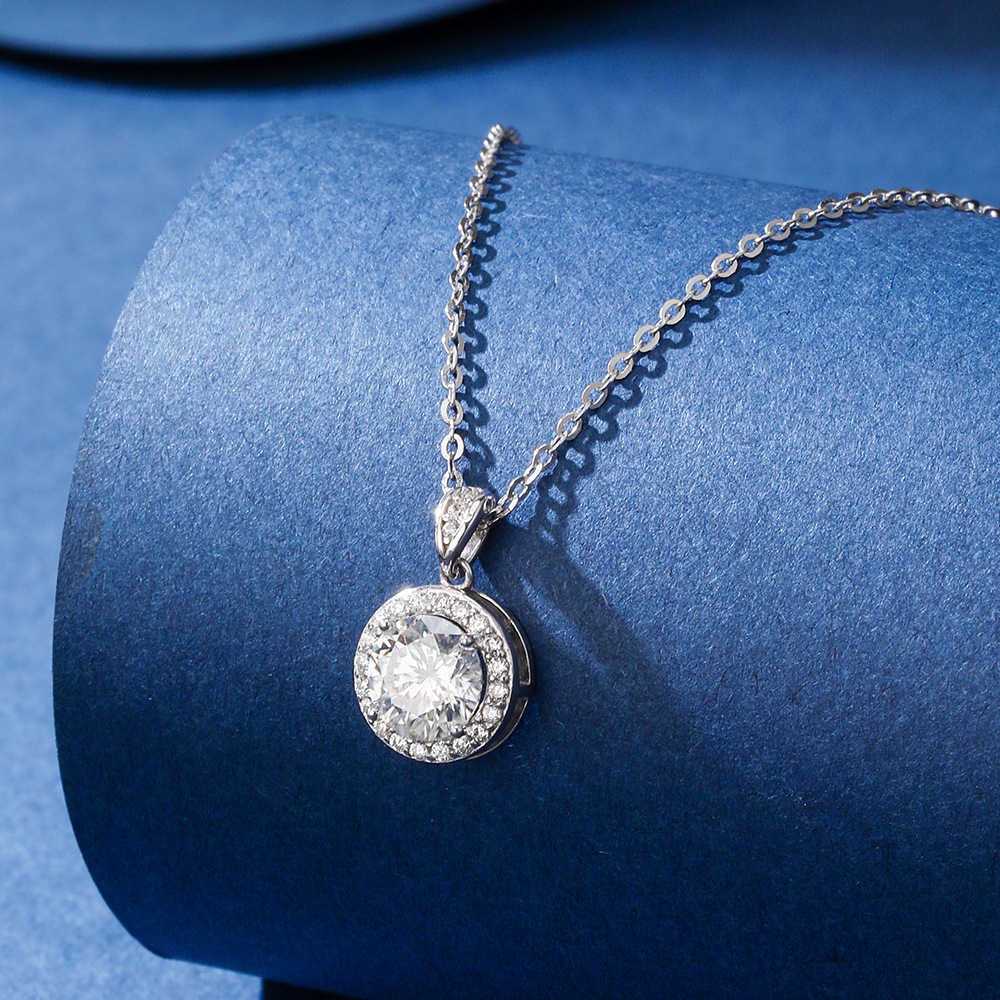 s925纯银项链新款圆形莫桑银项链女款时尚锆石银吊坠锁骨链