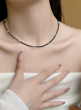 新款黑水晶兰松石小众设计时尚流行锁骨链轻奢串珠精致项链女