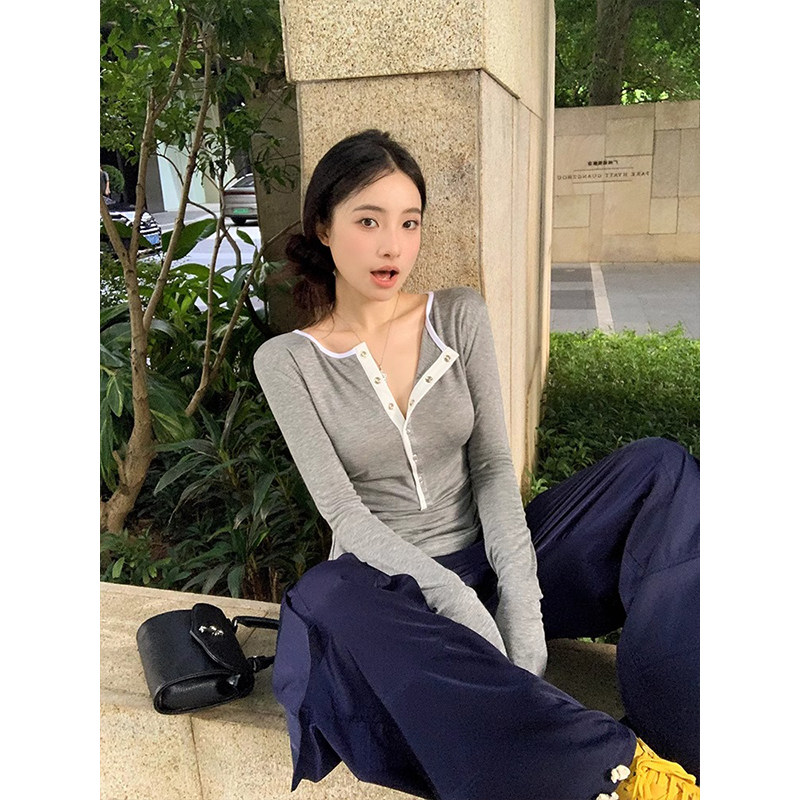 高级感半开领撞色打底T恤女春秋时尚小个子洋气修身正肩别致上衣,女装/女士精品,T恤,淘宝优惠券,粉丝福利购,淘宝优惠卷