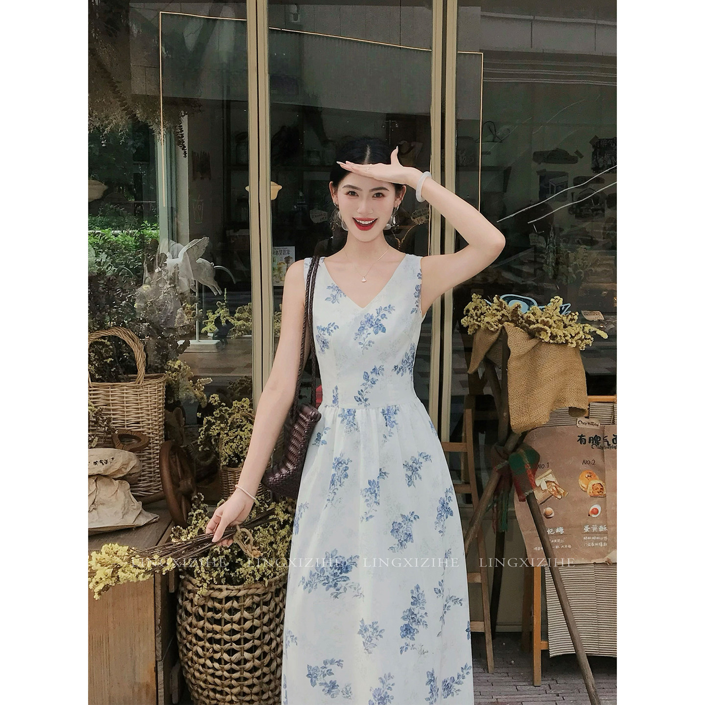 凌茜恣禾 霜蓝花汐'法式蓝色碎花刺绣连衣裙女夏季蝴蝶结系带长裙