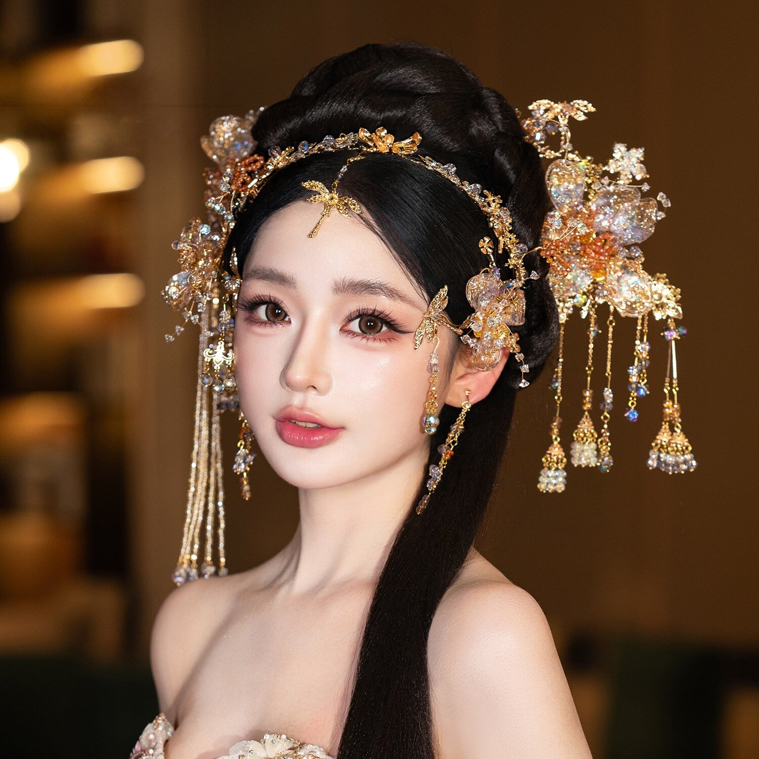 2026新款金色秀禾新娘头饰简单中式秀禾服婚服龙凤褂高级结婚发饰图片