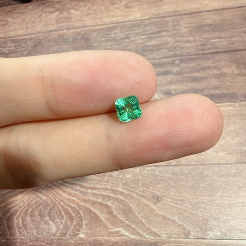 天然祖母绿方切0.82CT6*6木佐高净度亮火彩可定金托镶嵌戒指吊坠