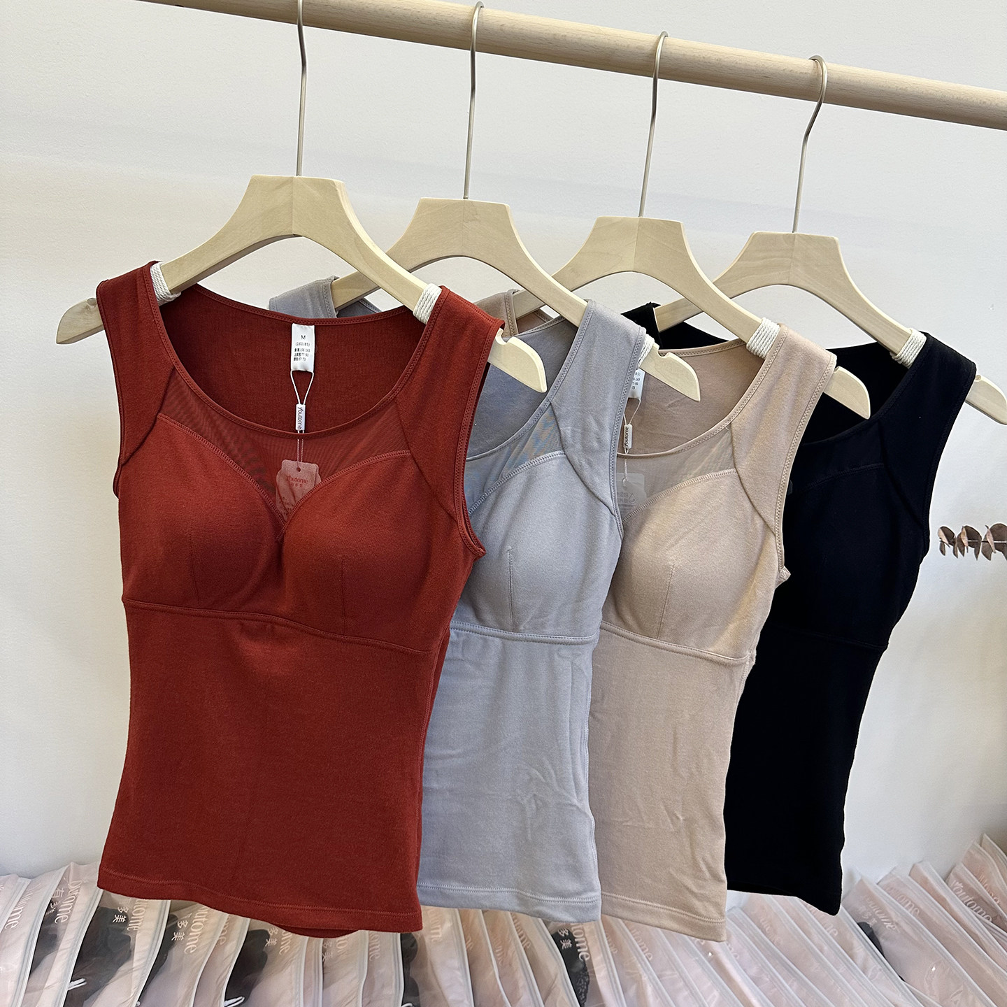 冬季新款保暖背心车缝固定杯上托聚拢舒适贴身圆领内搭打底上衣女,女士内衣/男士内衣/家居服,保暖背心,淘宝优惠券,粉丝福利购,淘宝优惠卷