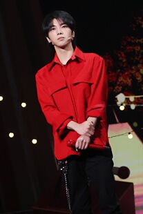 对华晨宇同款衬衫男长袖2021春秋款设计感小众风宽松衬衣