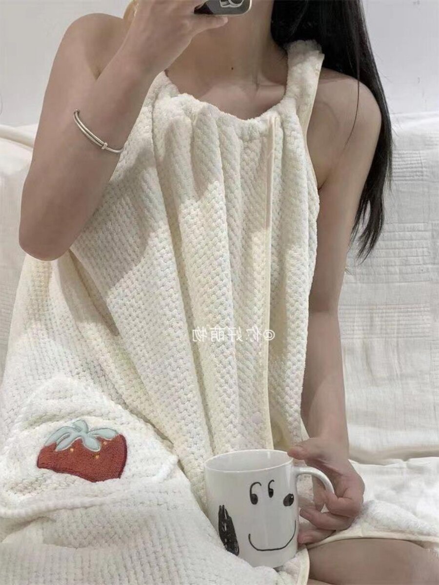 STRAWBERRY SUSPENDER YUKATA SUPER ABSORBENT IN SUMMER PORTABLE BATH BATHROBE CAN BE WORN WRAPPED IN A FULL-BODY VELCRO BATH TOWEL AT HOME