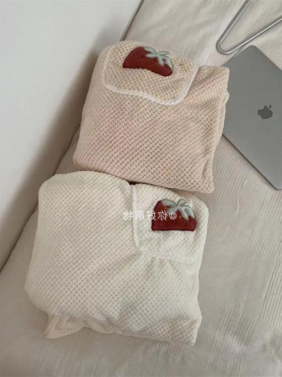 STRAWBERRY SUSPENDER YUKATA SUPER ABSORBENT IN SUMMER PORTABLE BATH BATHROBE CAN BE WORN WRAPPED IN A FULL-BODY VELCRO BATH TOWEL AT HOME