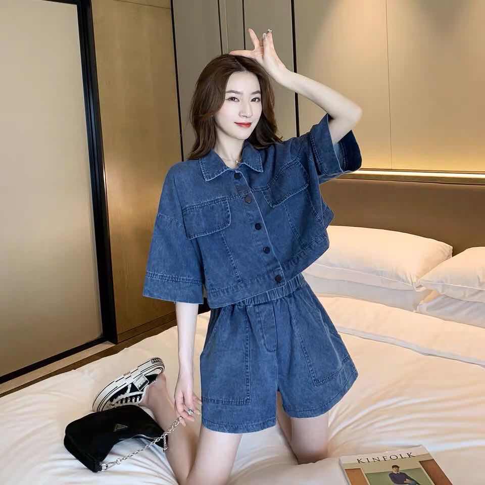 年夏季新款网红炸街洋气减龄时尚小个子牛仔短裤两件套装女春