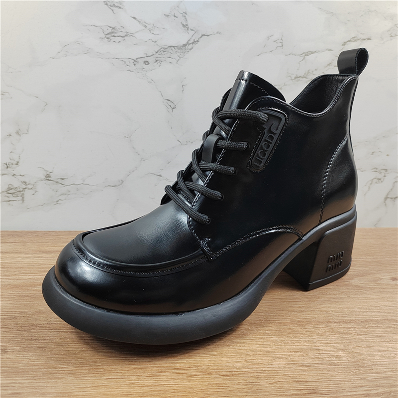 英伦风粗跟短靴软底马丁靴