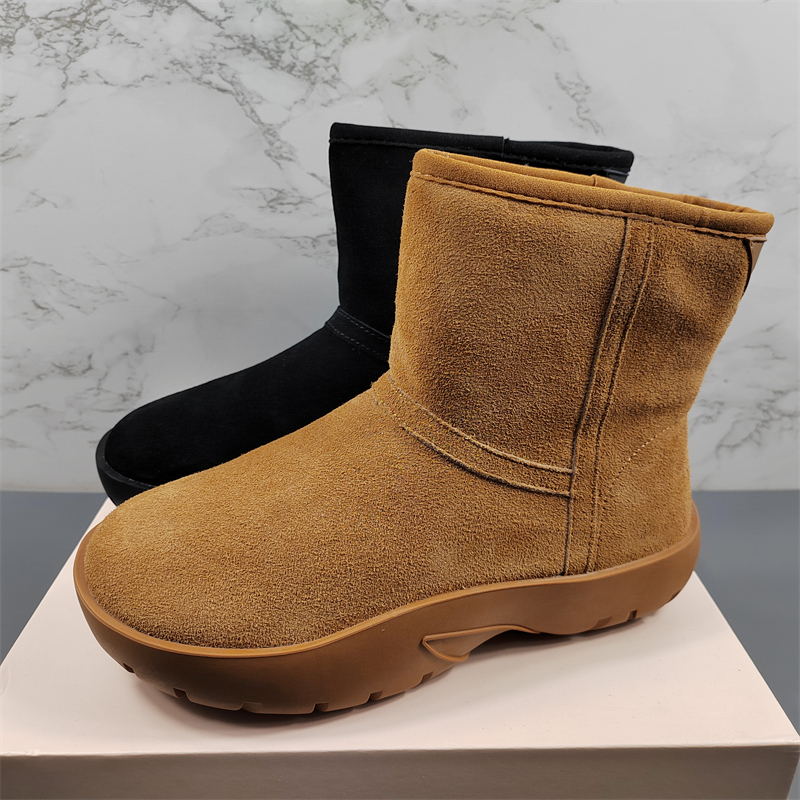 磨砂牛皮羊羔毛雪地靴女