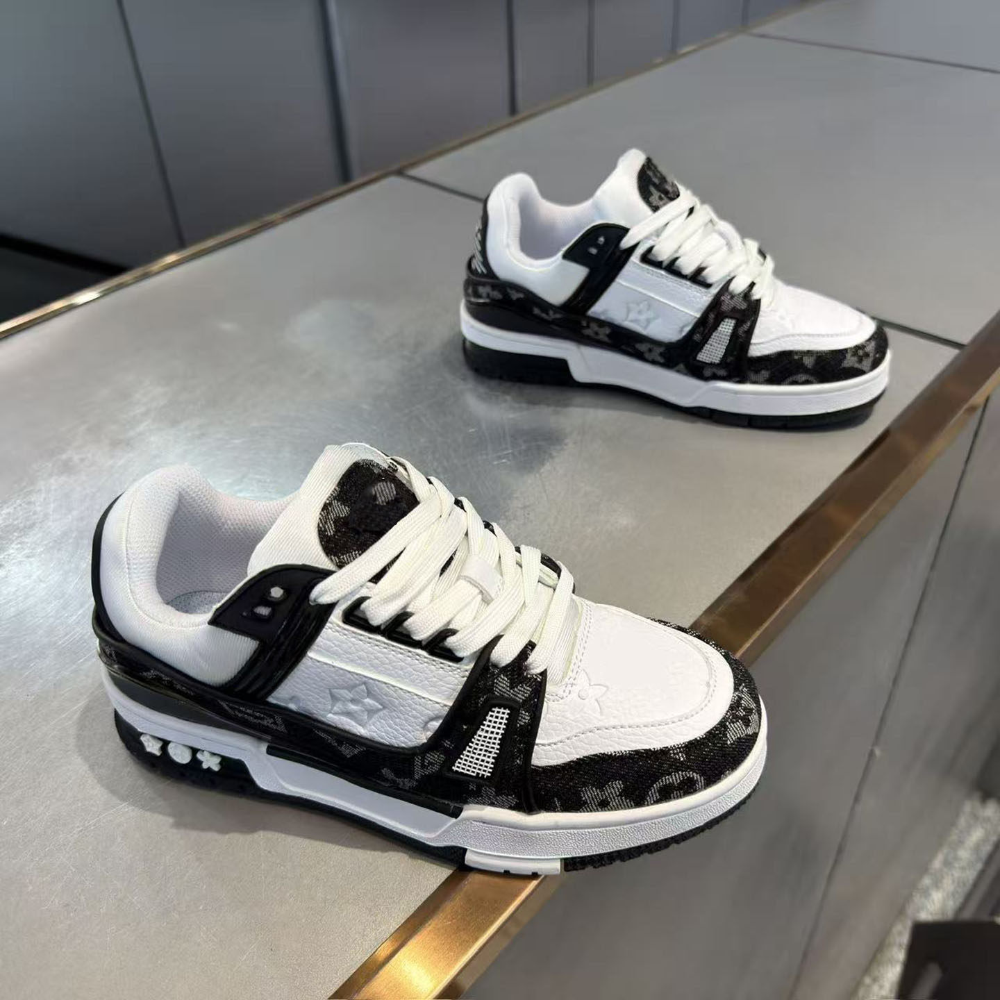 男鞋2026夏季新款原创休闲鞋软底轻便运动鞋潮流百搭透气防滑板鞋