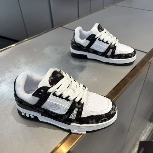 男鞋轻便防滑舒适休闲板鞋