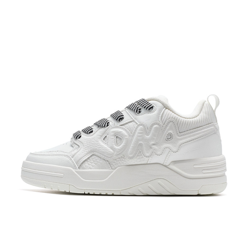 特步正品冬季新款男子时尚潮流复古厚底运动休闲板鞋976419330002