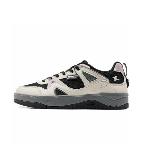 特步正品氢松女子网面透气耐磨运动休闲系带低帮板鞋975218310047