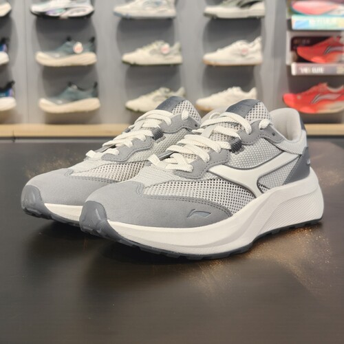 李宁正品征荣 M500男子舒适低帮防滑耐磨反光复古休闲鞋AGCV069-1