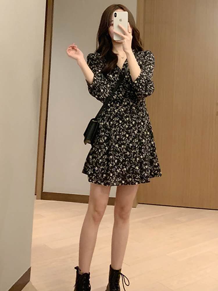 Delicate V-neck floral dress spring dress 2020 new women's waist slim temperament French stemmed orange skirt