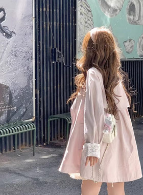 原创秋日慕斯~中长款粉色风衣外套女秋冬英伦风蕾丝拼接斗篷大衣