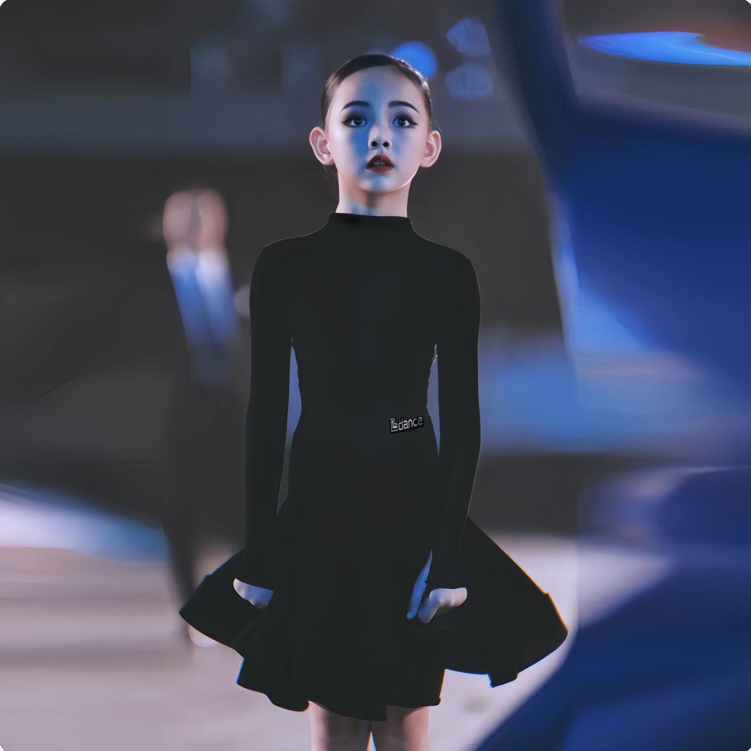 蓝玲珑拉丁舞儿童专业跳