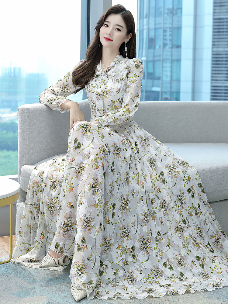 2024女新款长袖连衣裙提花雪纺超仙收腰沙滩大摆蝴蝶结超长裙