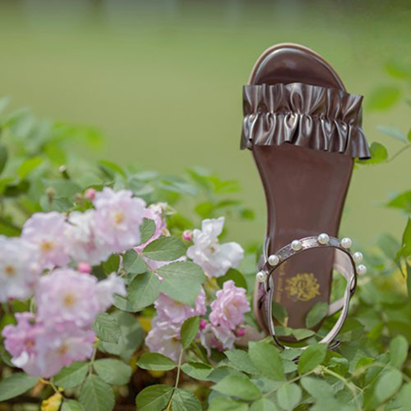 轻奢少女系平底荷叶边凉鞋