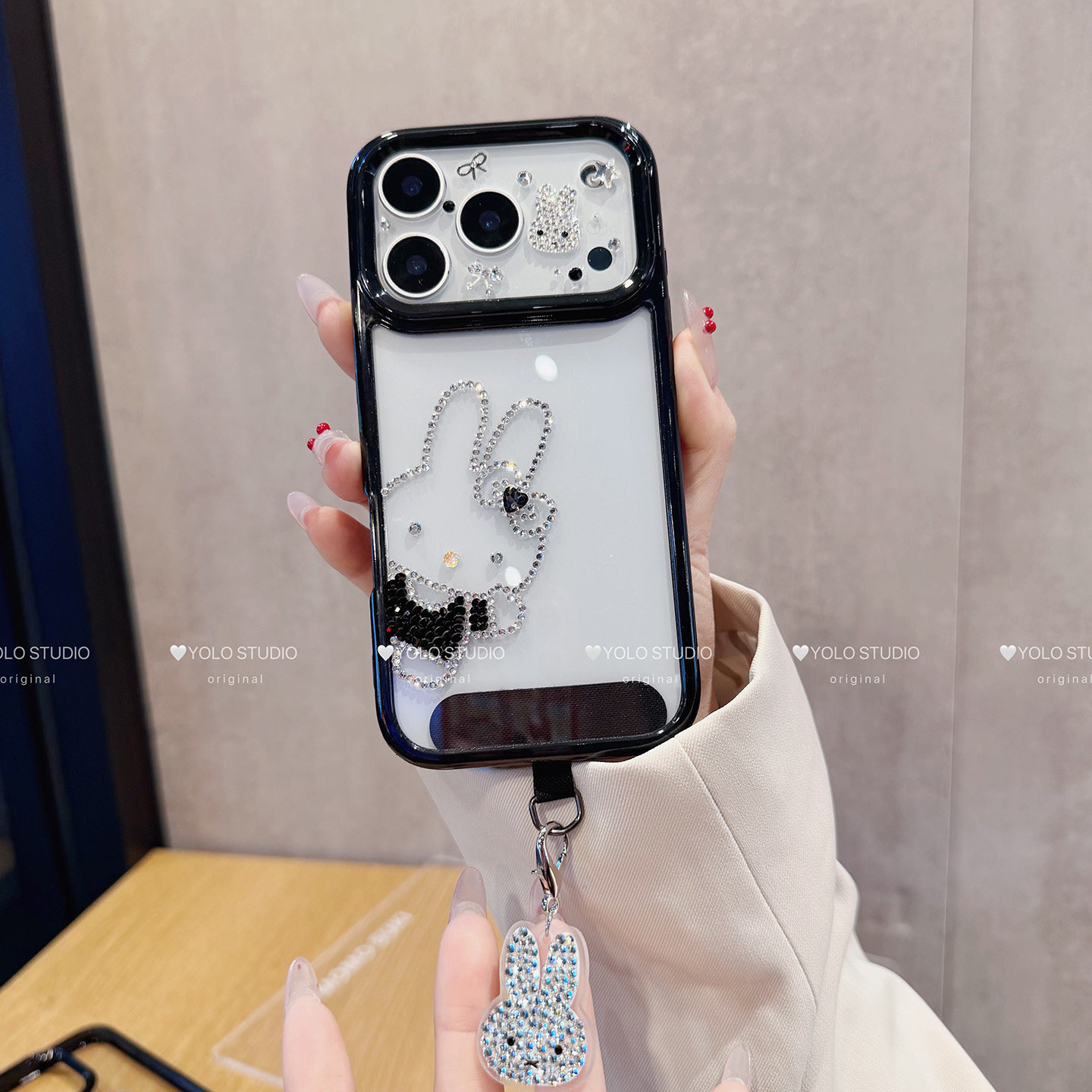 YOLO 原创轻奢ins风闪钻米菲手机壳高级简约适用苹果17Promax透明软壳爆闪水钻小兔黑边16Pro/15/14可爱壳女