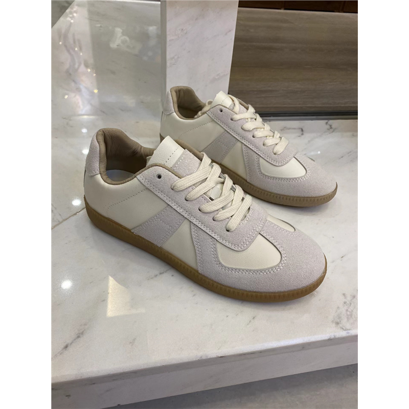 性价比无D!22春季外贸原单万年经典复古系带百搭休闲鞋德训鞋女