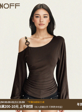 FUNOFF美式复古棕色斜肩串珠灯笼长袖T恤2025秋冬露肩收腰上衣女