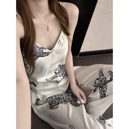 法式轻奢风花豹冰丝带胸垫睡衣女