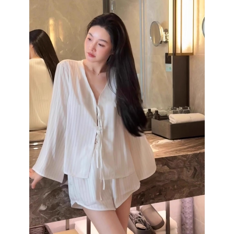 轻奢高级感条纹冰丝睡衣女夏款纯欲性感V领长袖短裤家居服套装夏
