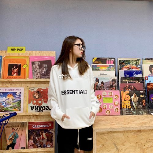 帽衫欧阳娜娜同款Essentials