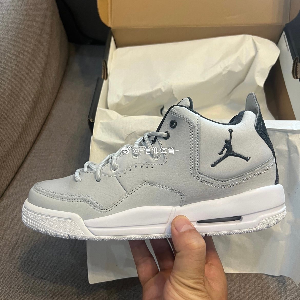 复古篮球鞋Nike/耐克中帮