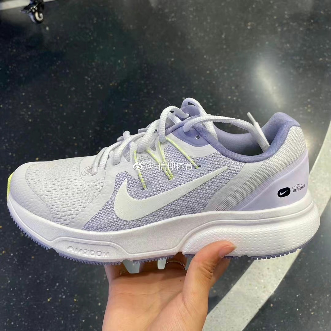 耐克透气女子休闲跑步鞋