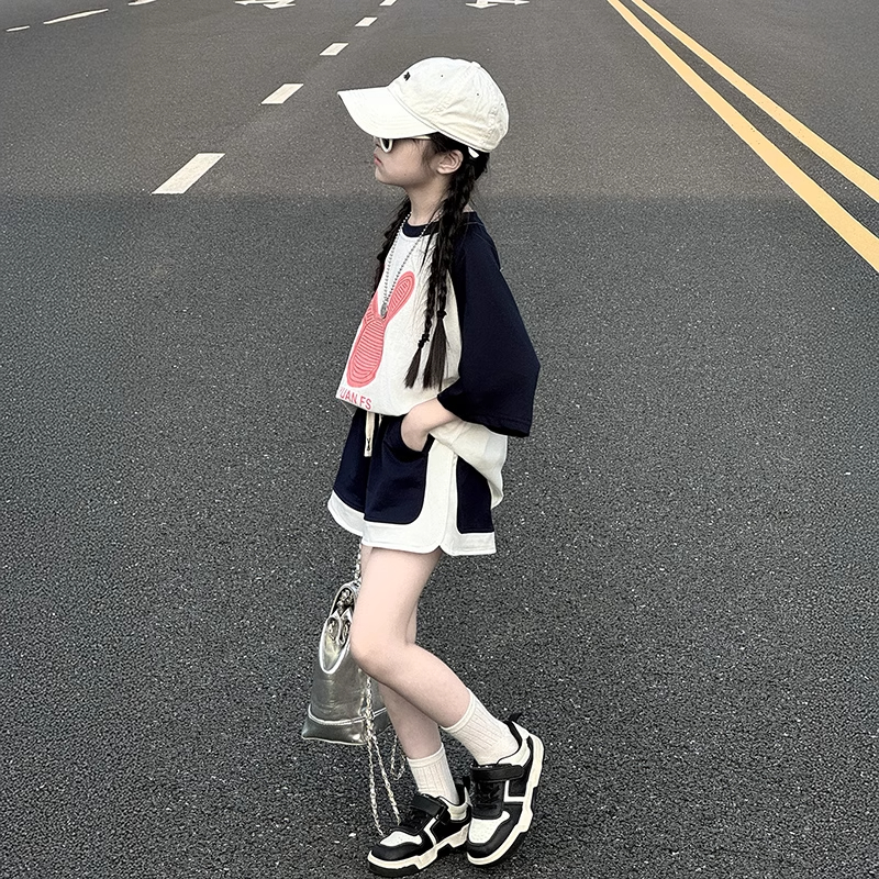 法国Uamtor女童2025夏季新款套装时髦洋气儿童休闲运动短裤两件套