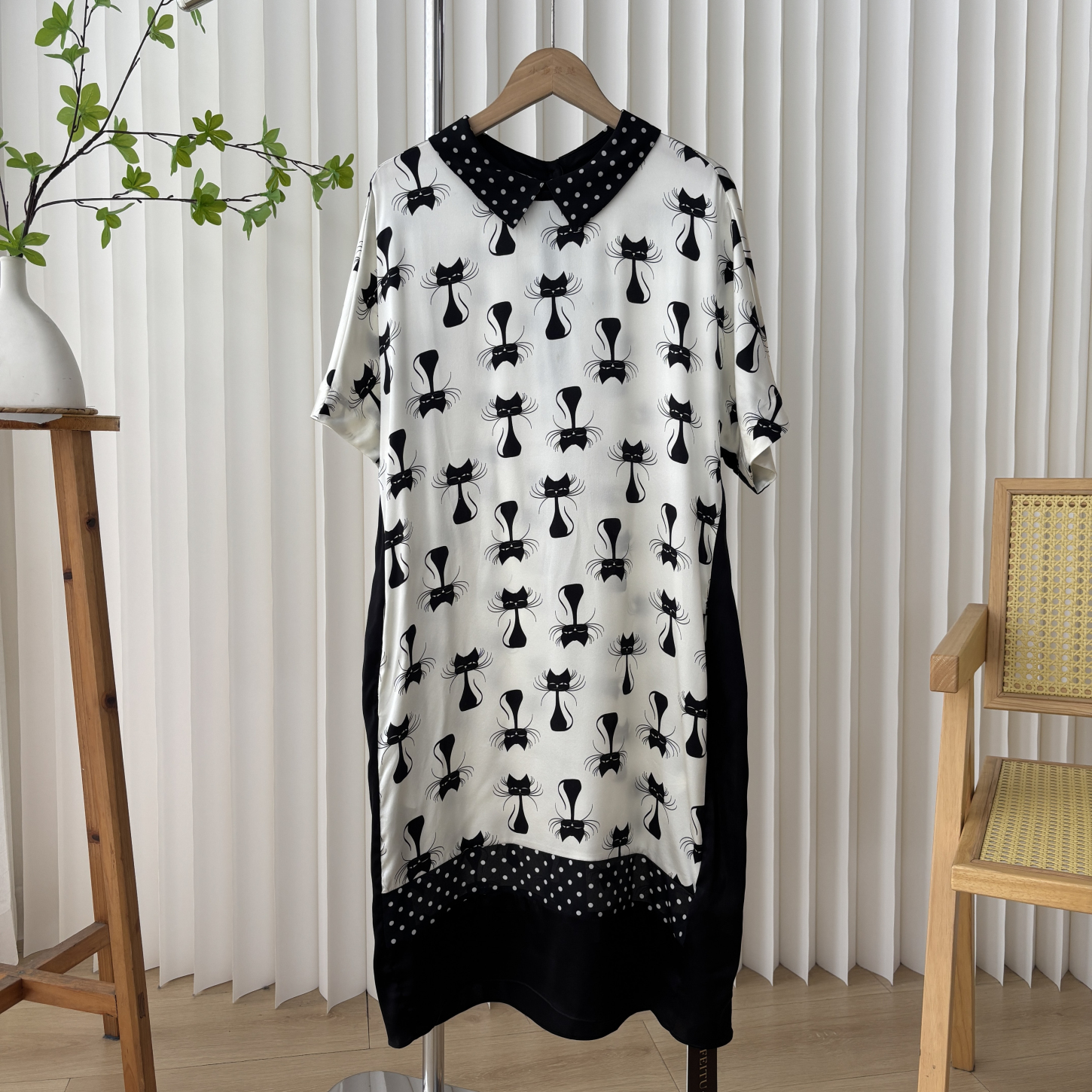 桑蚕丝 夏装女杭州丝绸真丝素绉缎 娃娃领减龄连衣裙3D3/85001