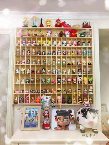 挂墙式实木盲盒毕奇防尘展示架