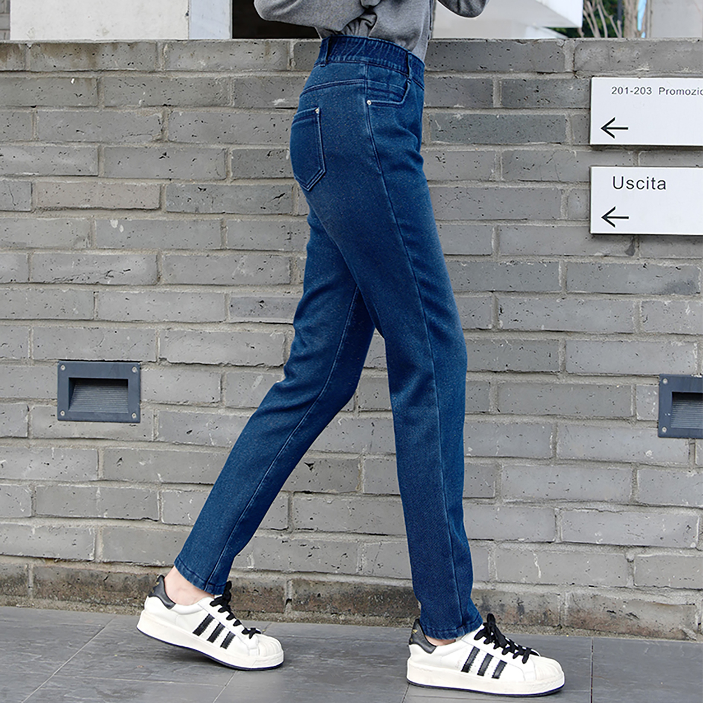 香依雅园 2025冬季新款200斤胖MM高腰休闲修身加绒牛仔裤女69067