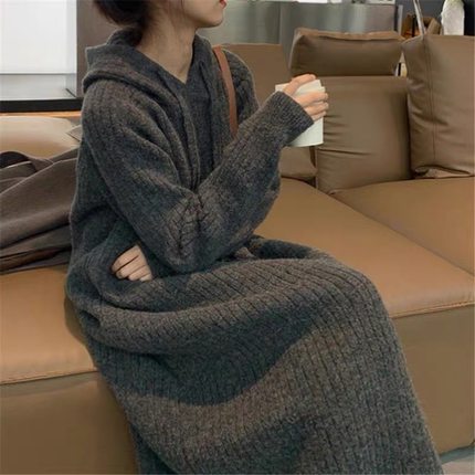 韩版中长款连帽针织连衣裙女秋冬新款宽松显瘦慵懒套头打底毛衣裙